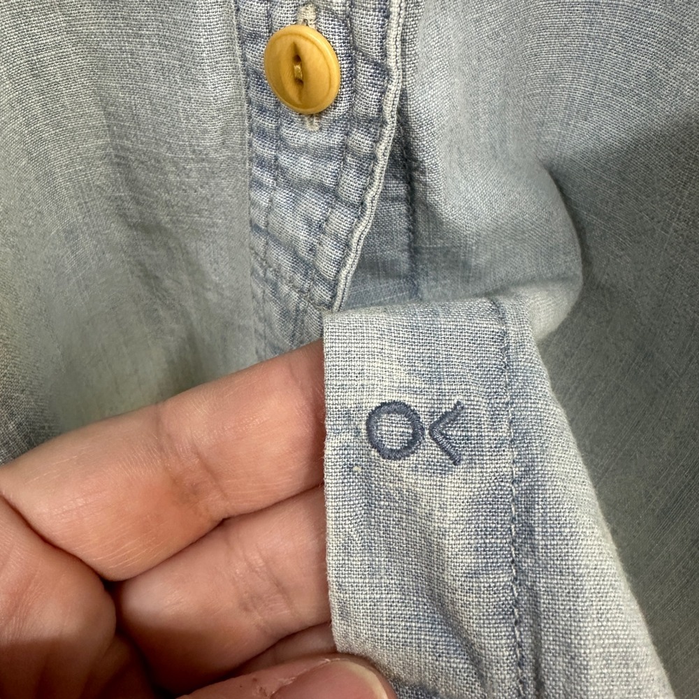 Outerknown Womens Light Wash Blue Chambray Button Down Shirt Small S P - Picture 5 of 5